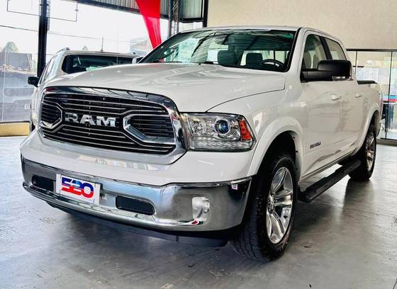 RAM CLASSIC 5.7 V8 GASOLINA LARAMIE CD 4X4 AUTOMÁTICO